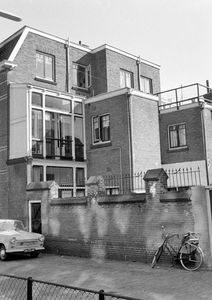 73508 Gezicht op de achtergevel van een huis aan de Weerdsingel W.Z. te Utrecht.